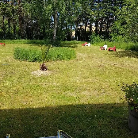 Apartment 03 - Joli Traversant Situe Au Rdc Avec 2 Lits, Equipe Pour 1, 2 Ou 3 Personnes Maximum, Entree Independante Donnant Sur Parking Dont Place Est Reservee Devant La Porte, Grand Fourgon Possible Et Petit Jardin Sur L'arriere Comme Ma Razac-sur-l'Isle