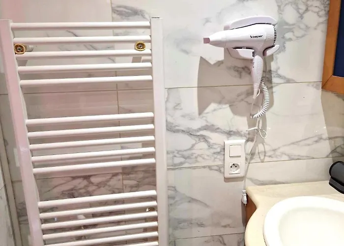 03 - Joli Traversant Situe Au Rdc Avec 2 Lits, Equipe Pour 1, 2 Ou 3 Personnes Maximum, Entree Independante Donnant Sur Parking Dont Place Est Reservee Devant La Porte, Grand Fourgon Possible Et Petit Jardin Sur L'arriere Comme Ma Apartmán Razac-sur-lʼIsle